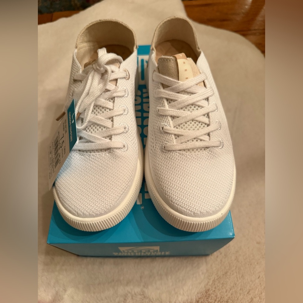 Reef Neptune White Sneakers NWT